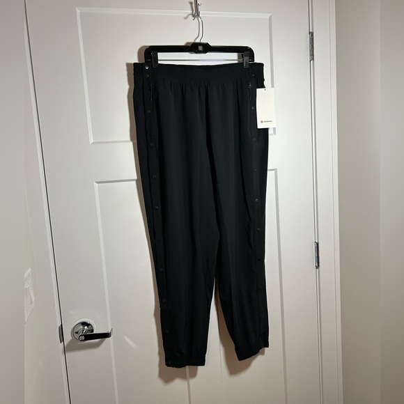 lululemon black jogger track pants NWT - Picture 13 of 15